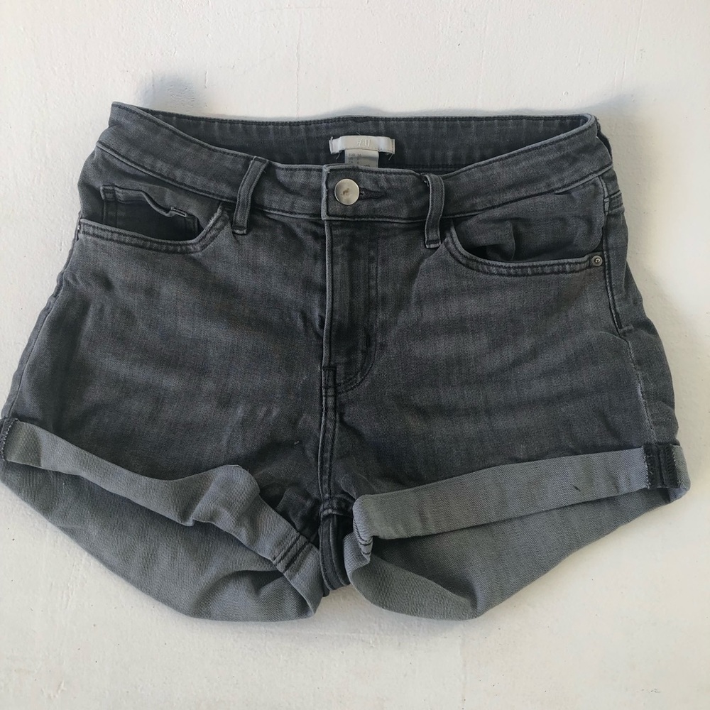 H&M black jean shorts